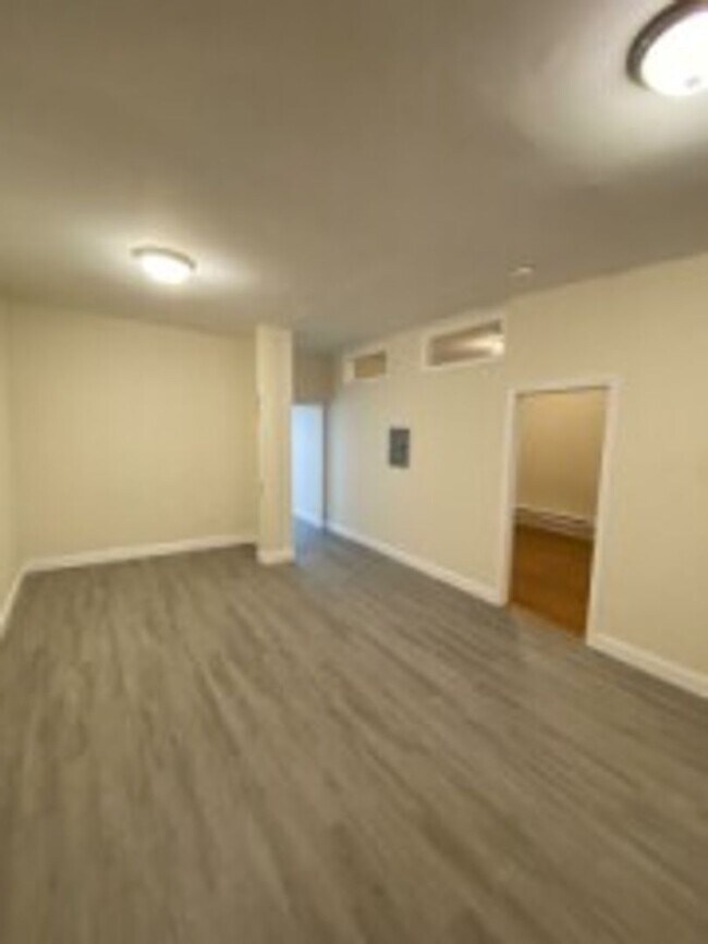 Foto del edificio - KENMORE (BU/NEU) 3 bed 1.5 bath - 9/1 - NO FEE