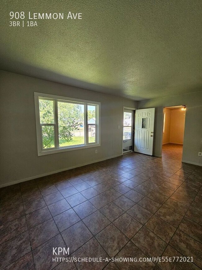 Foto del edificio - 908 Lemmon Ave