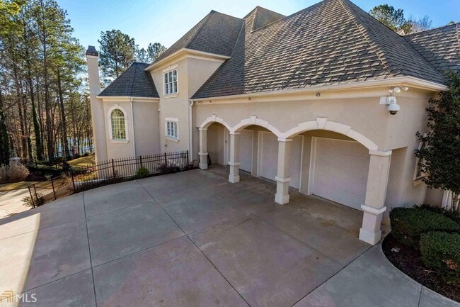 Building Photo - 5003 Town Lake Hills W