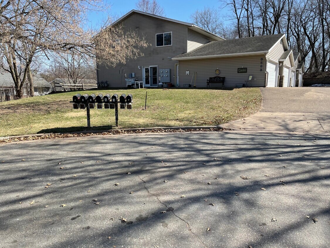 3563 E Meadows Pl, Eau Claire, WI 54701 Townhome Rentals in Eau Claire WI