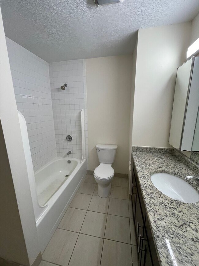 Building Photo - 2bed/1.5 bath in Brighton