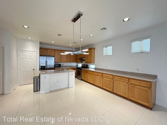 Building Photo - 3 br, 2.5 bath House - 6270 Tillman Crest ...