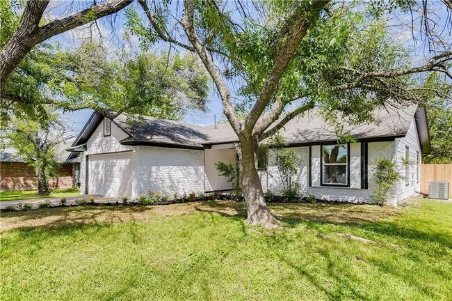 Building Photo - 1005 Cresswell Dr