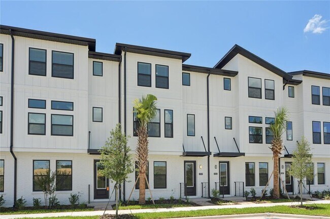 Foto del edificio - 15219 Hamlin Pk Dr
