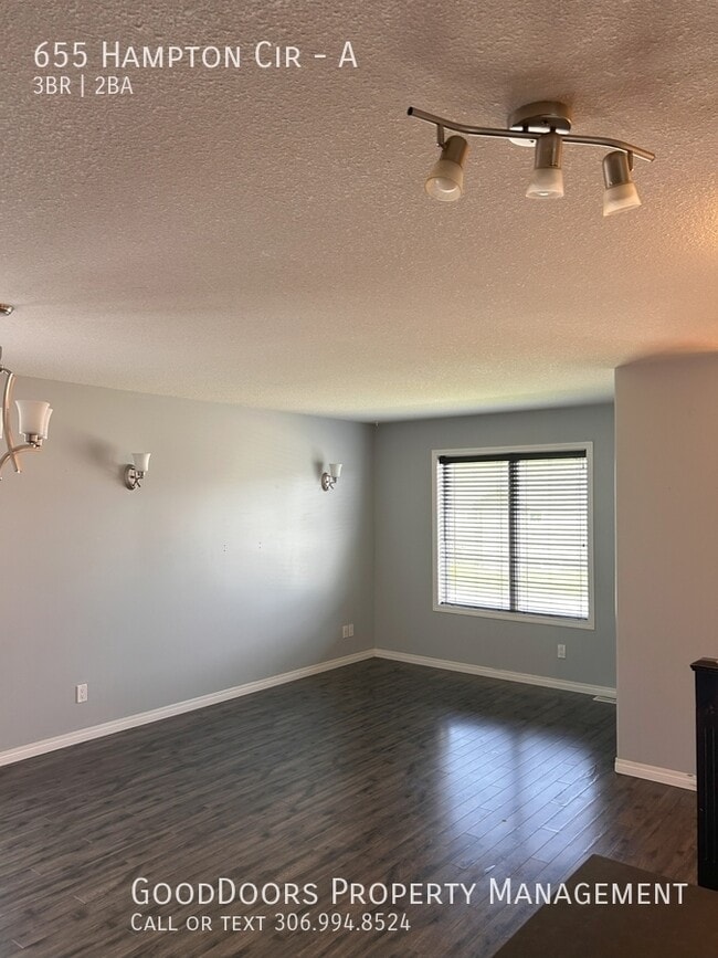 Building Photo - 655 Hampton Cir
