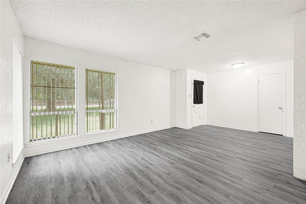 Primary Photo - 1231 Country Ln