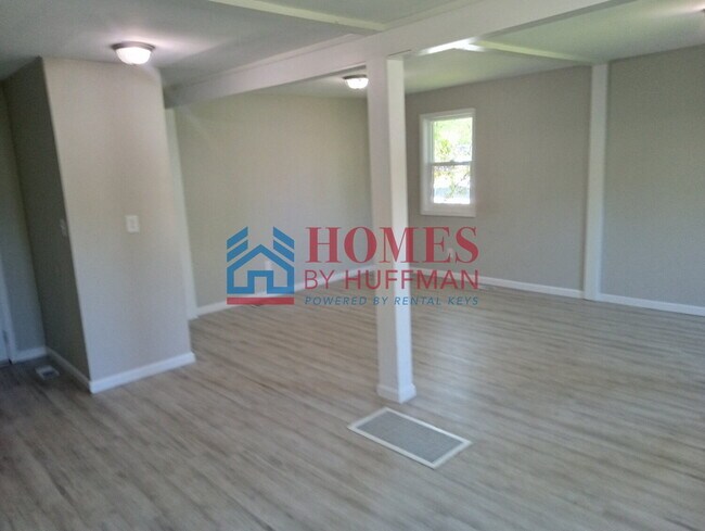 Foto del edificio - Three Bedroom House | Two Bathrooms