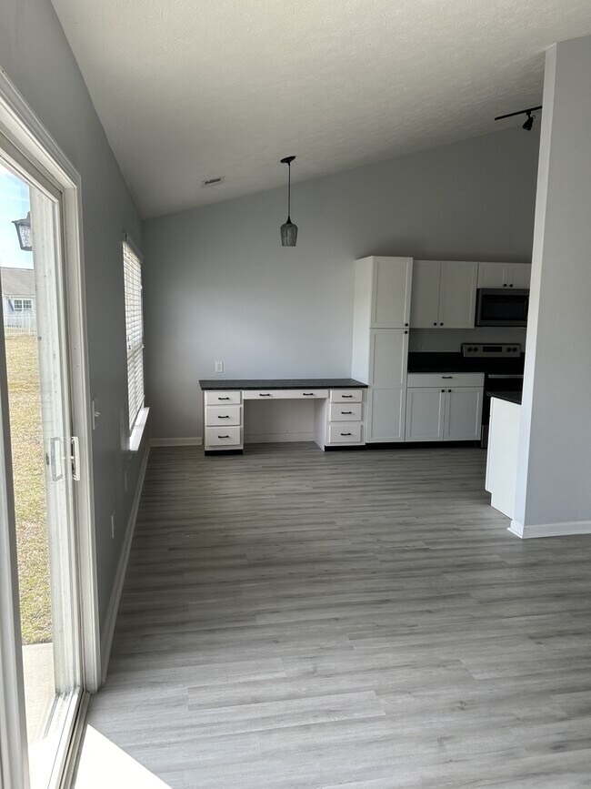 Foto del edificio - 4328 Heartwood Ln