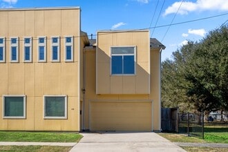 Building Photo - 104 Estelle St