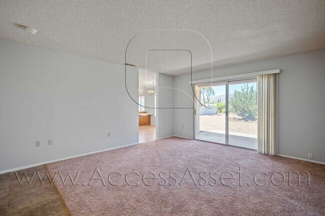 Foto del edificio - Beautiful Single-Story Two-Bedroom, Two-Ba...
