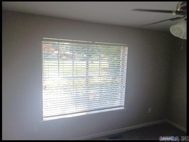 Foto del edificio - 318 Indianhead Dr