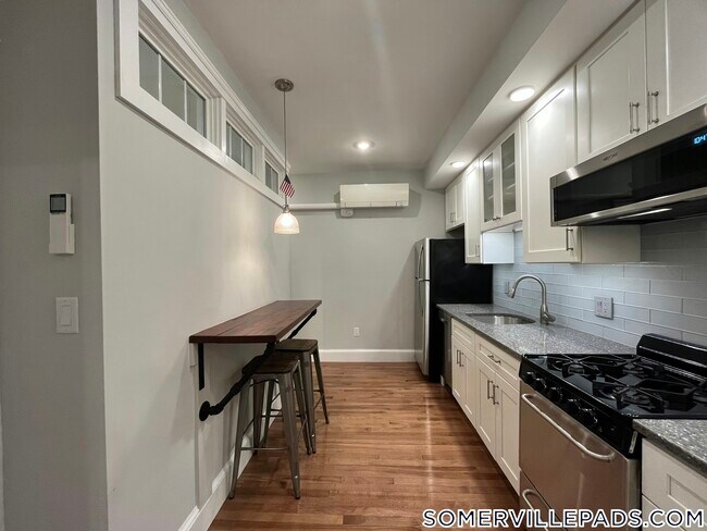 Building Photo - 160 Highland Ave