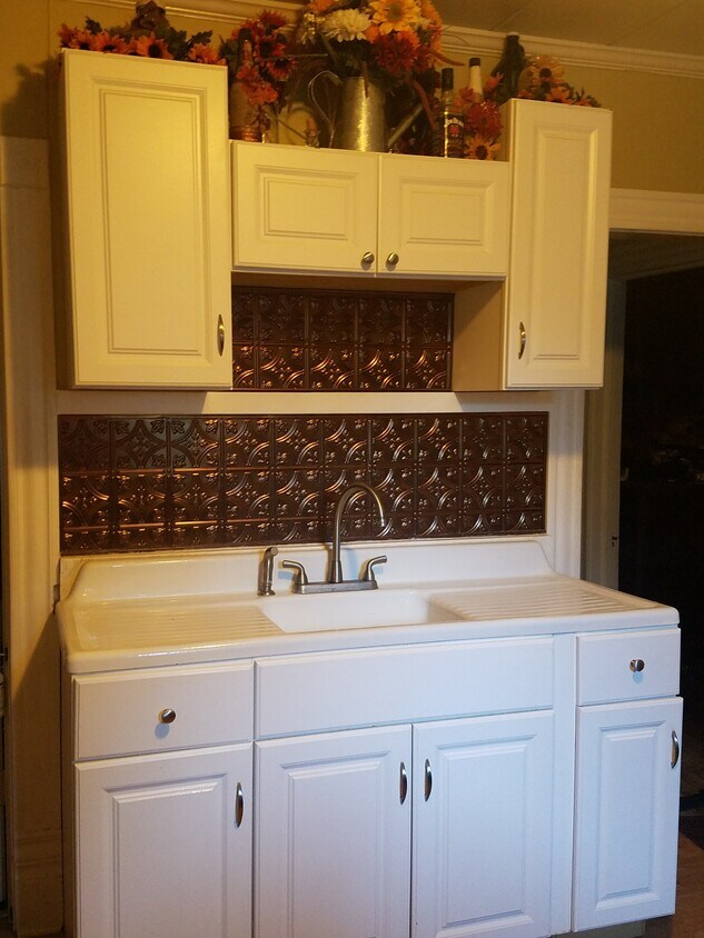 Lavabo de cocina renovados y placas para salpicaduras - 244 Rider Ave