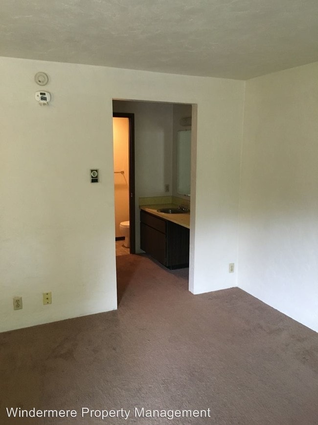 Building Photo - 3422 Northwest Ave