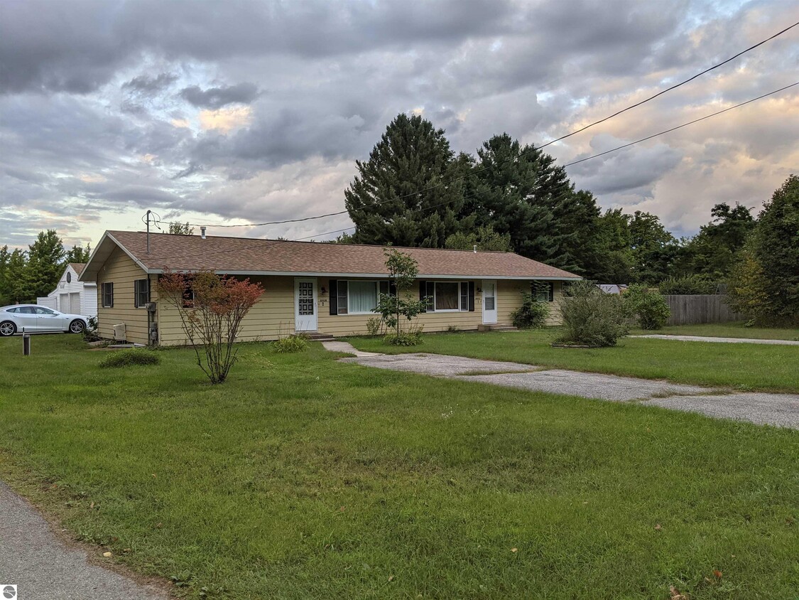 Primary Photo - 8982 Homestead Rd