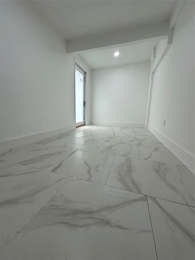 Photo - 2320 SW 44th St (Fort Lauderdale, FL)
