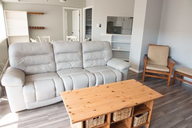 Photo - 1301 N Courthouse Rd