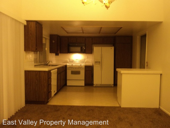 Building Photo - 1077 Ardmore Cir