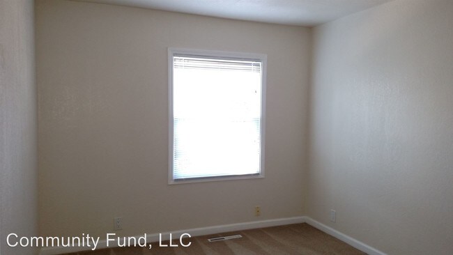 Building Photo - 1 br, 1 bath Apartment - 1394 B St.
