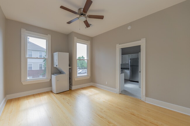 Dining Room / Bonus Room - 220 W 7th St