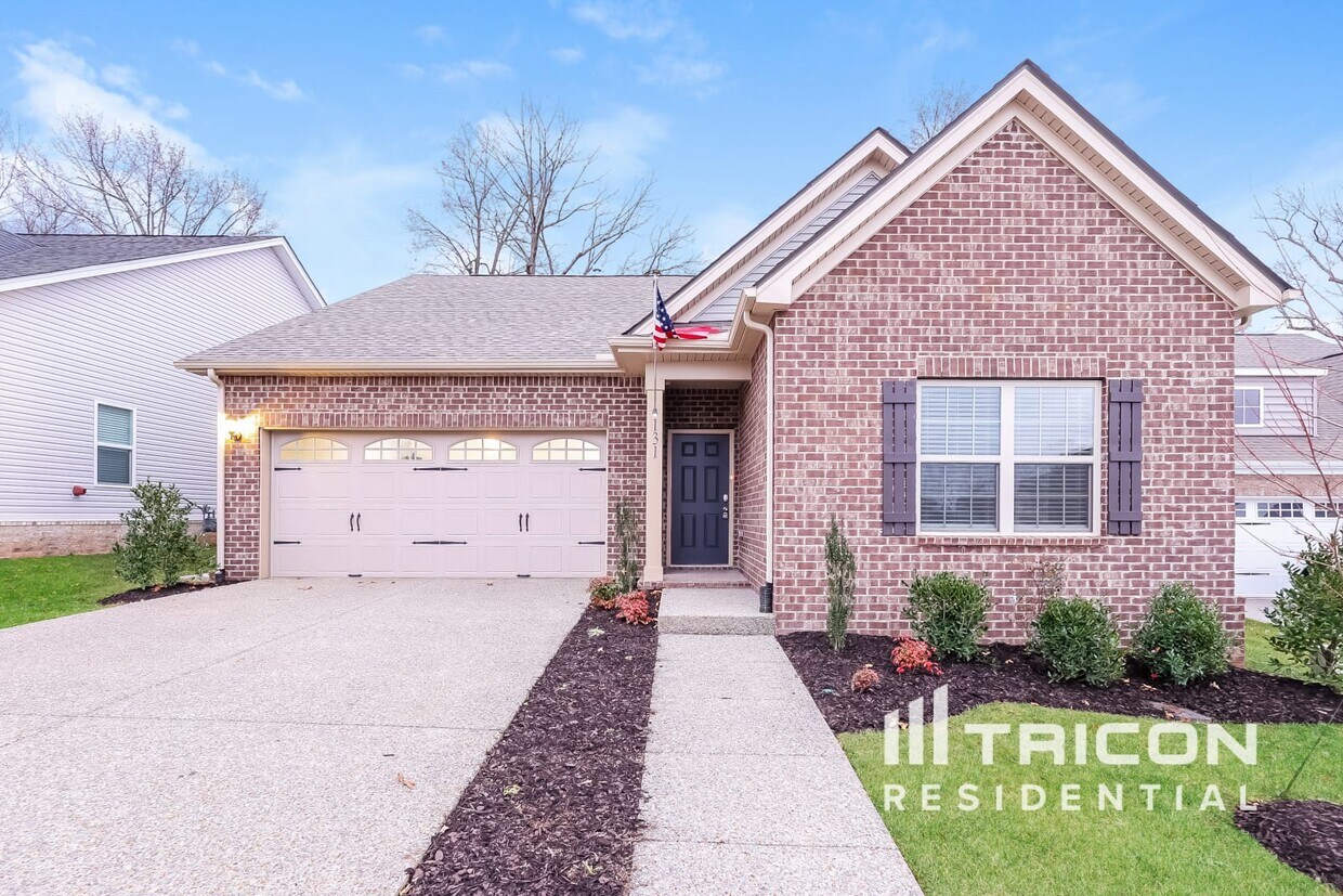 Foto principal - 131 Auxley Court White House TN