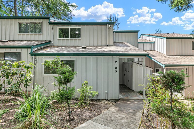 Foto principal - 2105 Hawkins Ln