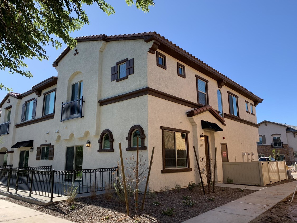 2745 S Catherine Dr, Gilbert, AZ 85295 Townhome Rentals in Gilbert AZ