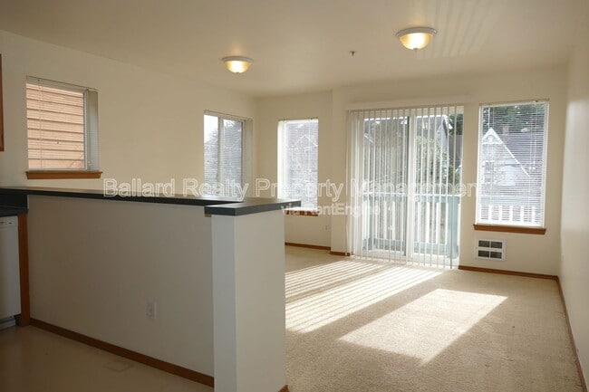 Building Photo - 1550 NW 51st St