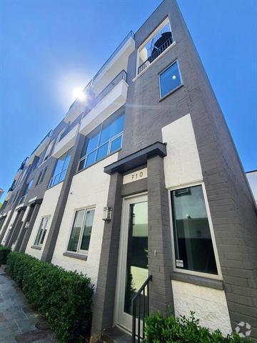 Building Photo - 710 Colten James Ln