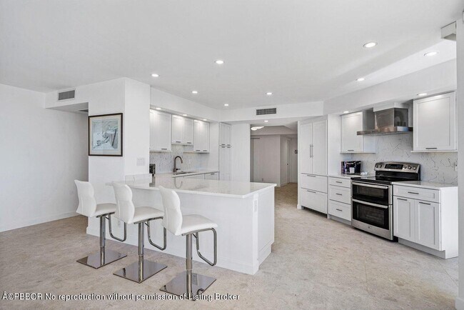 Building Photo - 3300 S Ocean Blvd