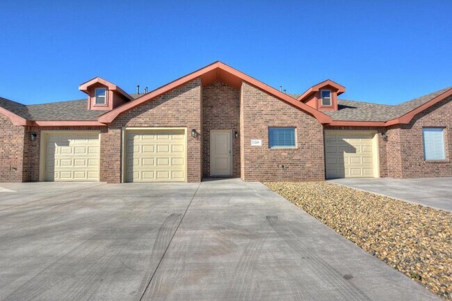Building Photo - 1209 N Essex Dr
