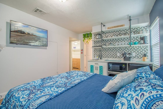 Photo - 2014 Newman St Apartment