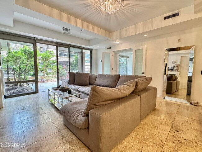 Foto del edificio - 7141 E Rancho Vista Dr