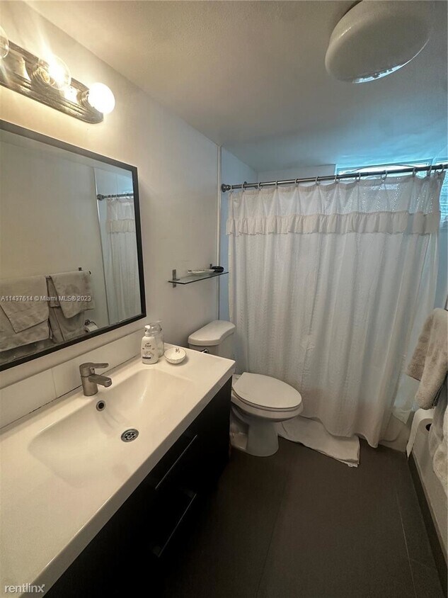 Foto del edificio - 2 br, 2 bath Condo - 9501 E Bay Harbor Dr ...