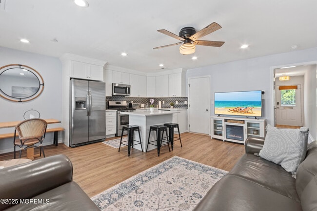 Building Photo - 911 Beach Ave