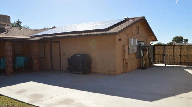 Building Photo - 14401 N 52nd Ln