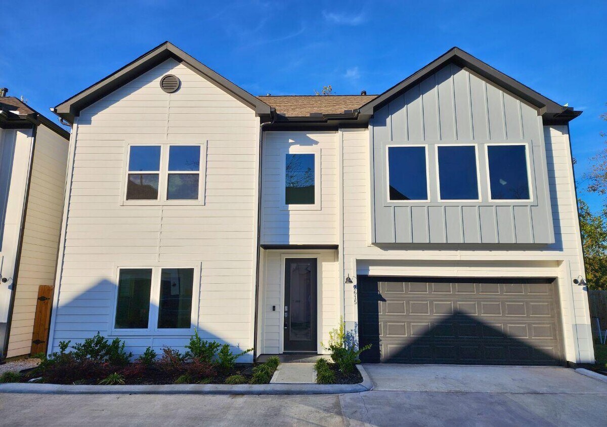 Photo - 2615 Huntington Creek Ln