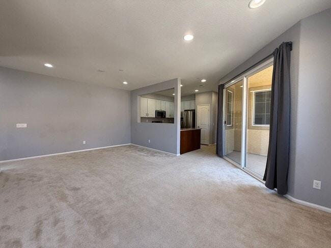 Building Photo - Beautiful 3 Bedroom Home with amazing Amen...