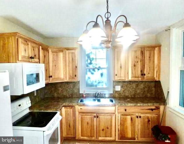 Kitchen - 544 N Hanover St