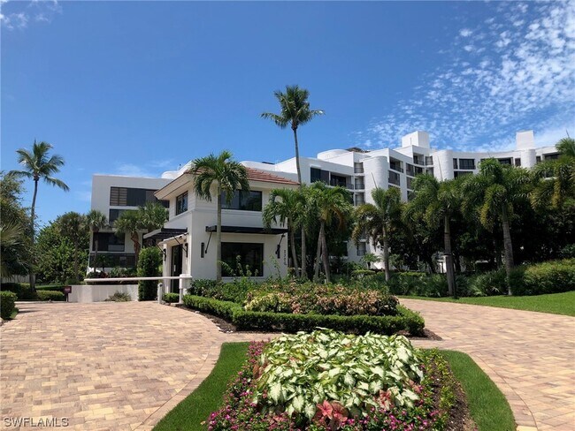 Foto del edificio - 2400 Gulf Shore Blvd N