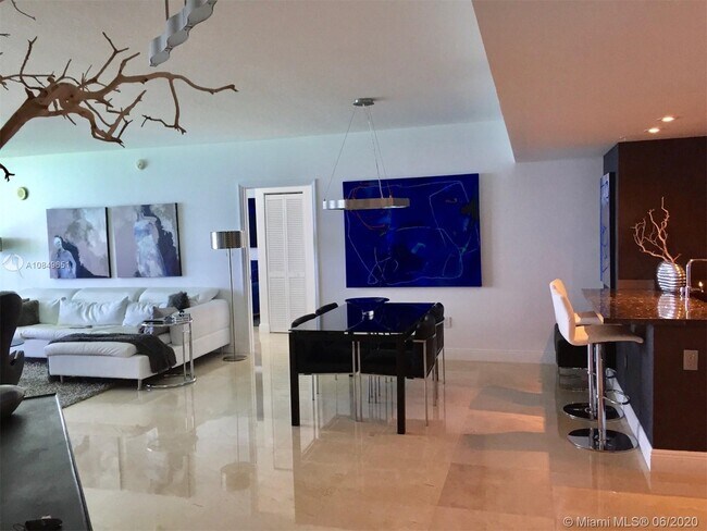 Building Photo - 16699 Collins Ave