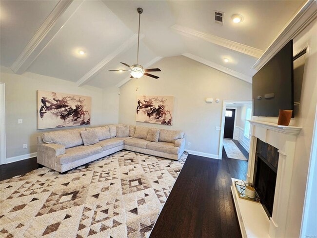 Building Photo - 656 Riverdale Dr.