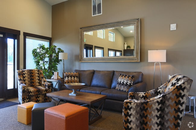 Interior Photo - Pioneer Vista