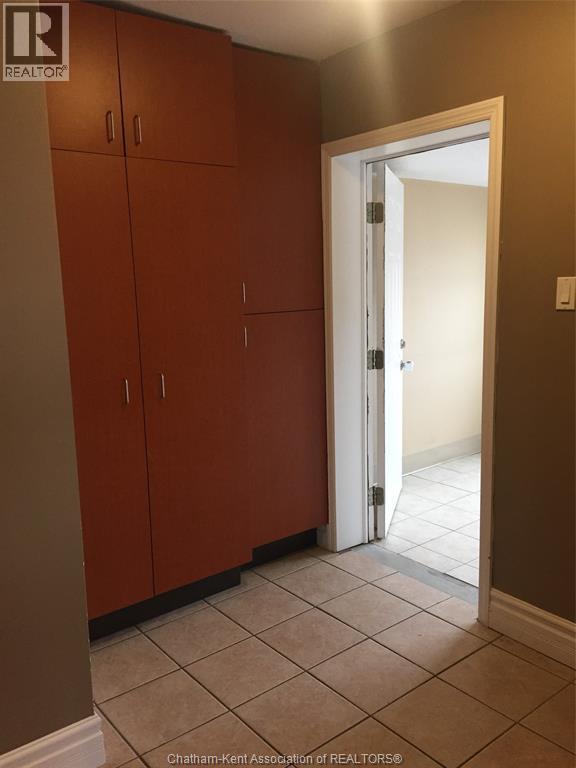 Building Photo - 27-29 Keil Dr S