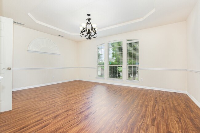 Building Photo - 12453 Tyler Dr