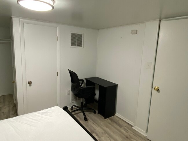 Bedroom Room Desk - 2908 Collins Ave (Silver Spring, MD) House