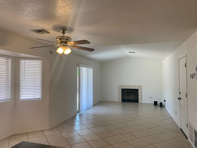 Building Photo - 3055 E San Juan Rd