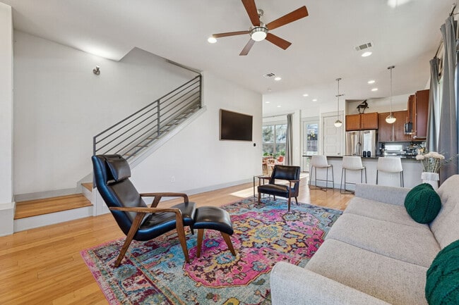 Foto del edificio - 6006 Aurora Dr