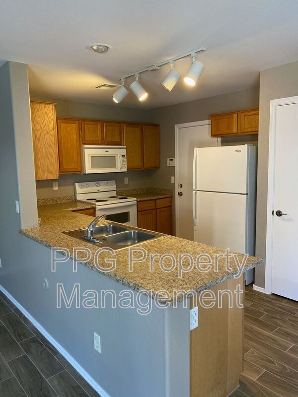 Building Photo - 558 S 222nd Ln