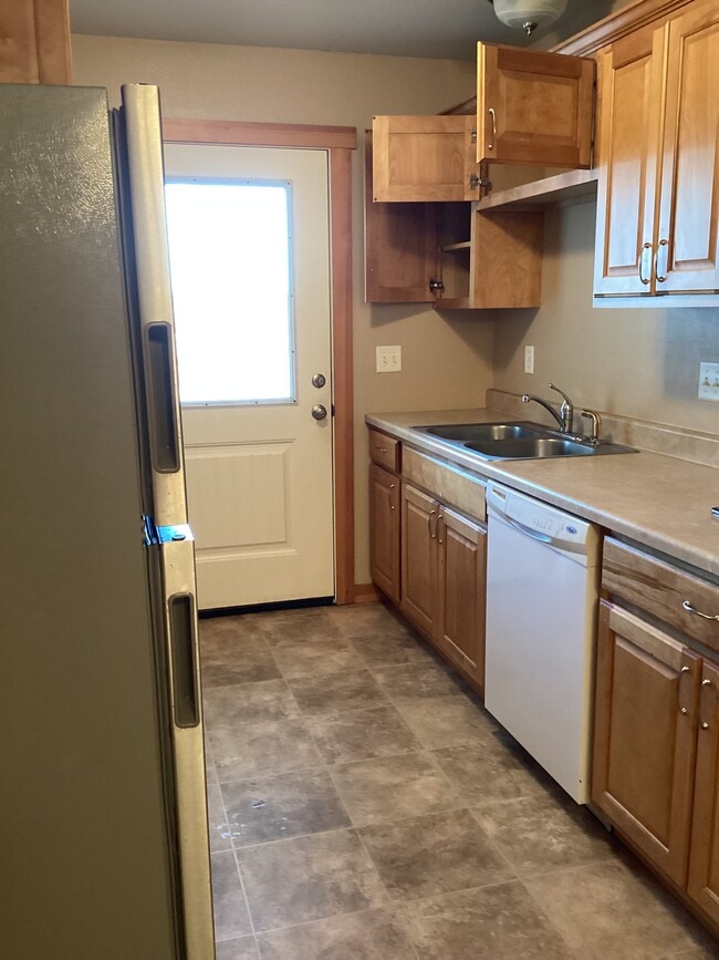 Building Photo - 2676 Overlook Blvd